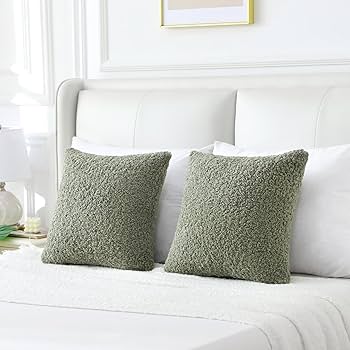 Amazon｜FUTEI セージグリーン クッションカバー 18x18インチ 2